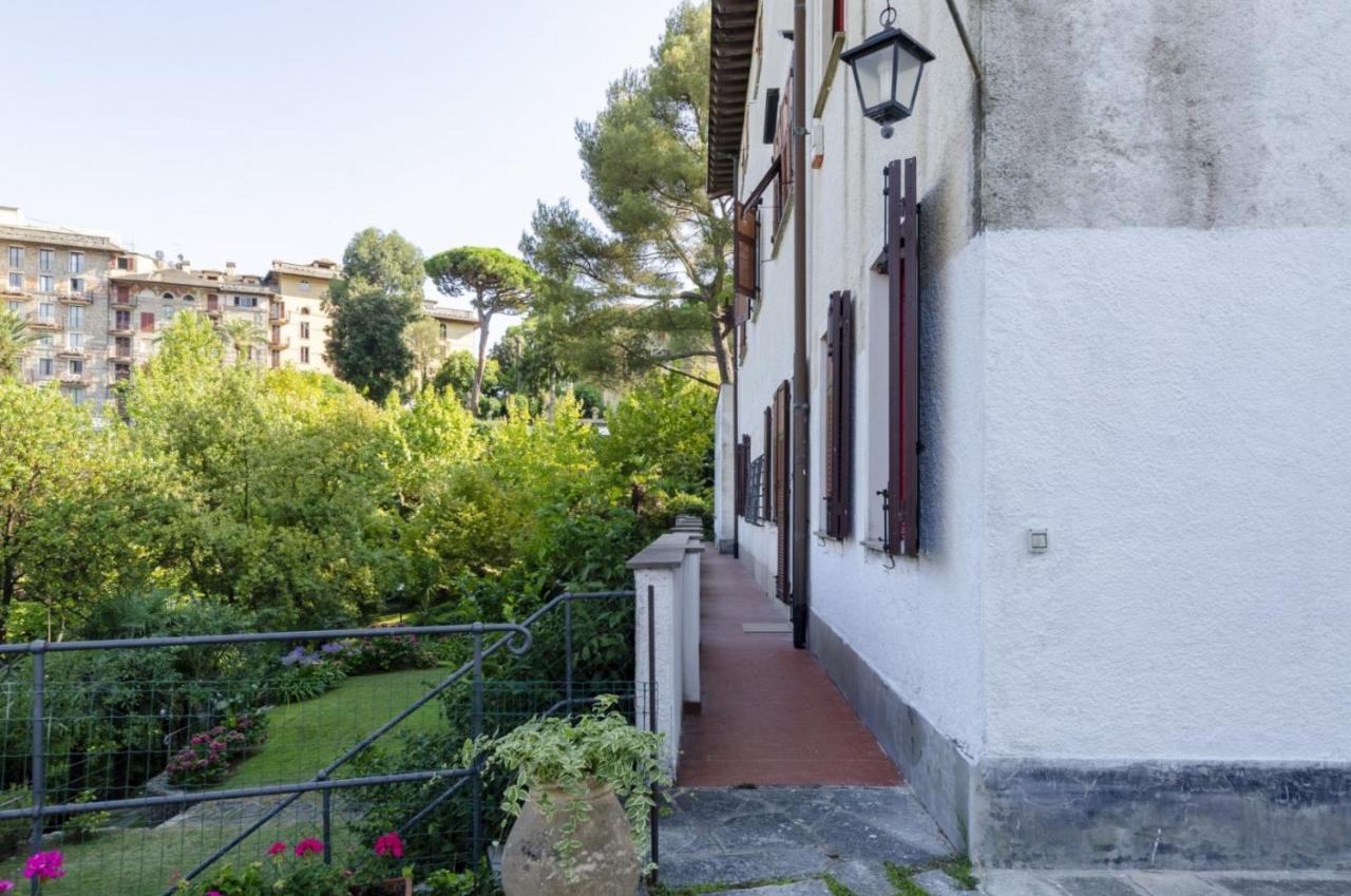 Joivy Apt With Amazing Sea View And Patio, Next To Port Of Rapallo Bagian luar foto